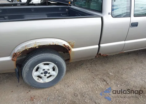 1998 Chevrolet S-10 Ls z USA, uszkodzony, nr VIN 1GCDT19X9WK199108